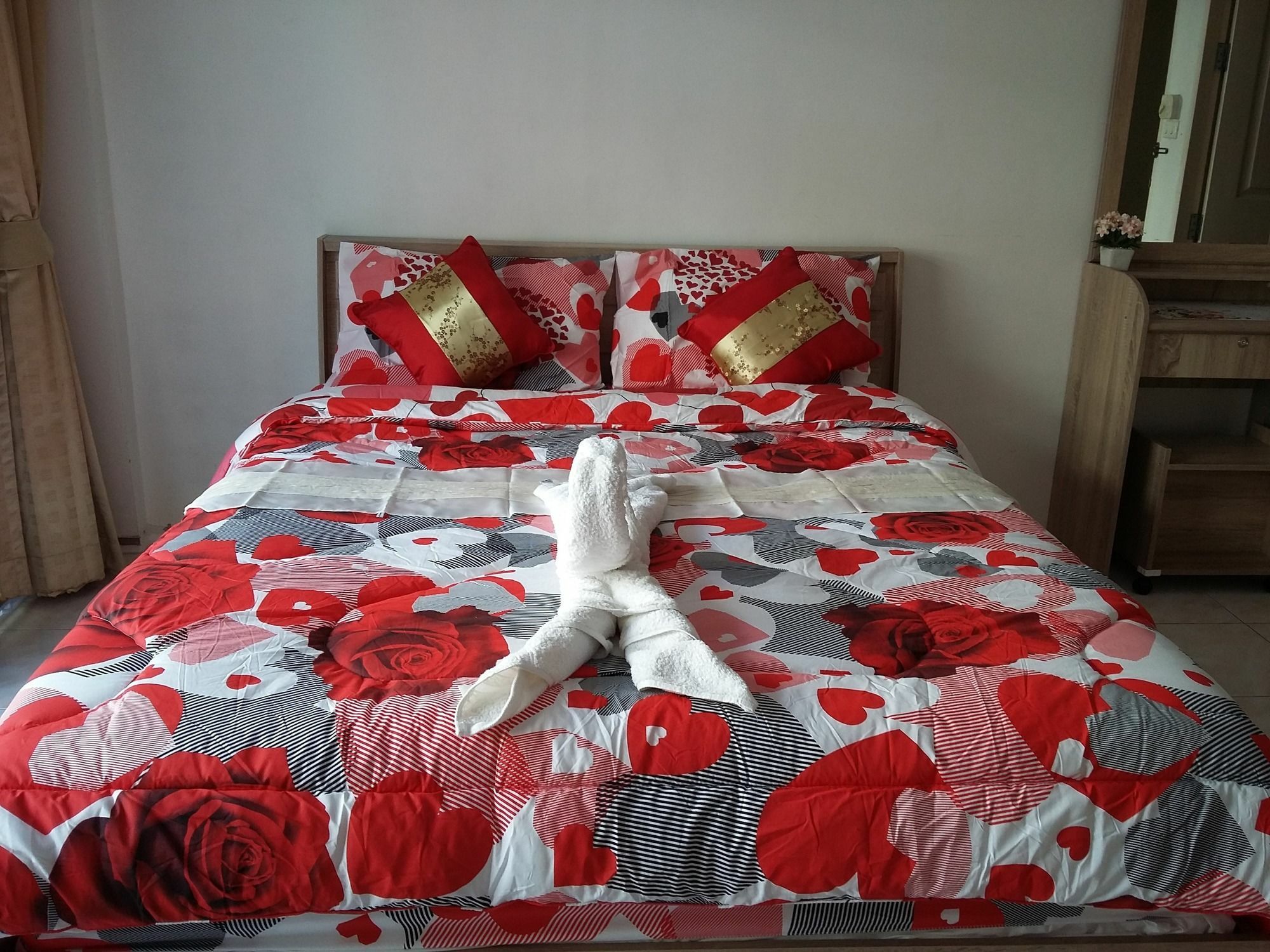 Sunshine Guesthouse Patong Exterior foto